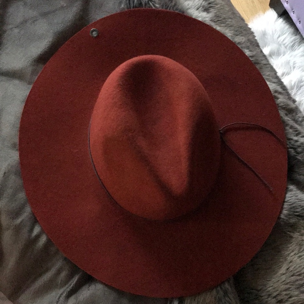 Floppy hat